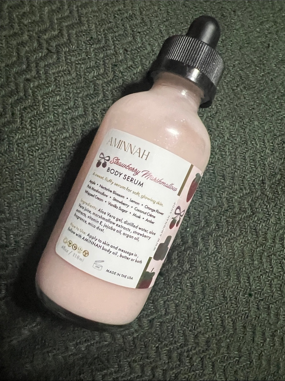 AMINNAH Strawberry Marshmallow Body Serum - Soft Pink Nourishing Glow